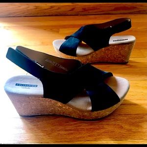 NWOB Clarks Black Wedge Sandals - 9 9.5